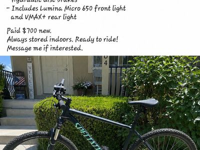 Specialized Hardtail Mountain Bike with Shimano Disc Brakes & SR Suntour XCM Fork