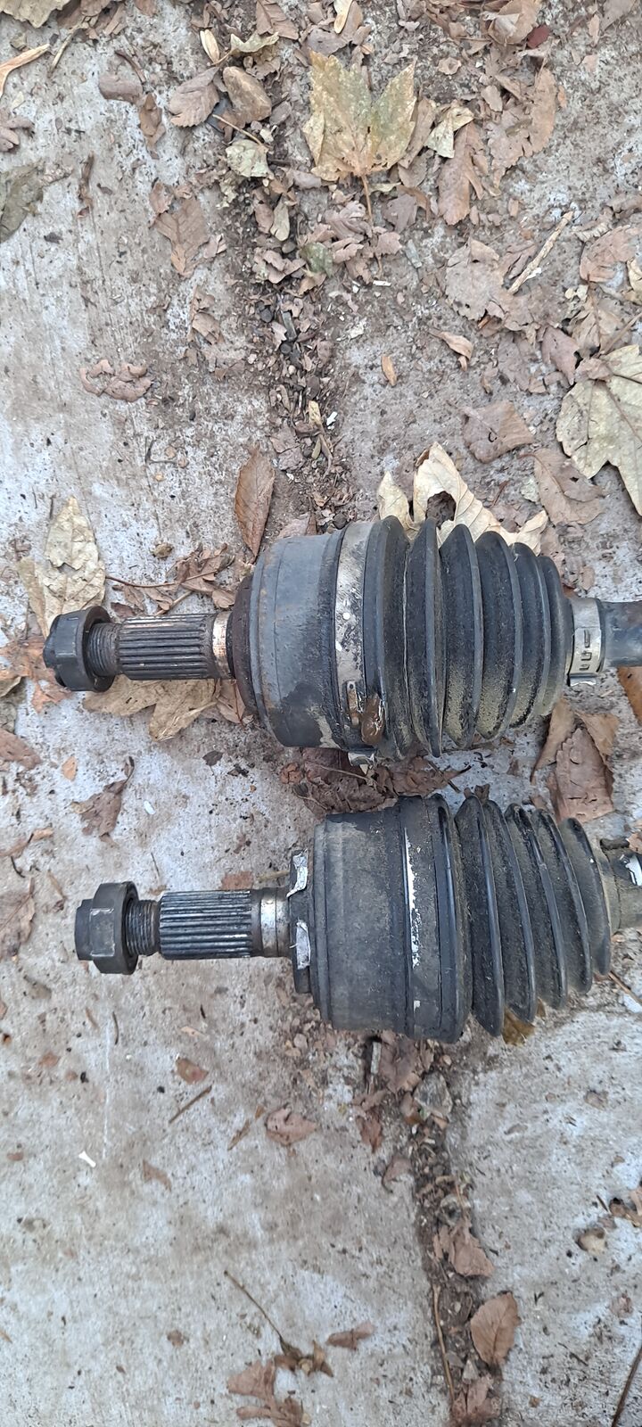 both cvc axels from low milage 1999 honda civic 4 door 1.6 litre motor automatic transmission