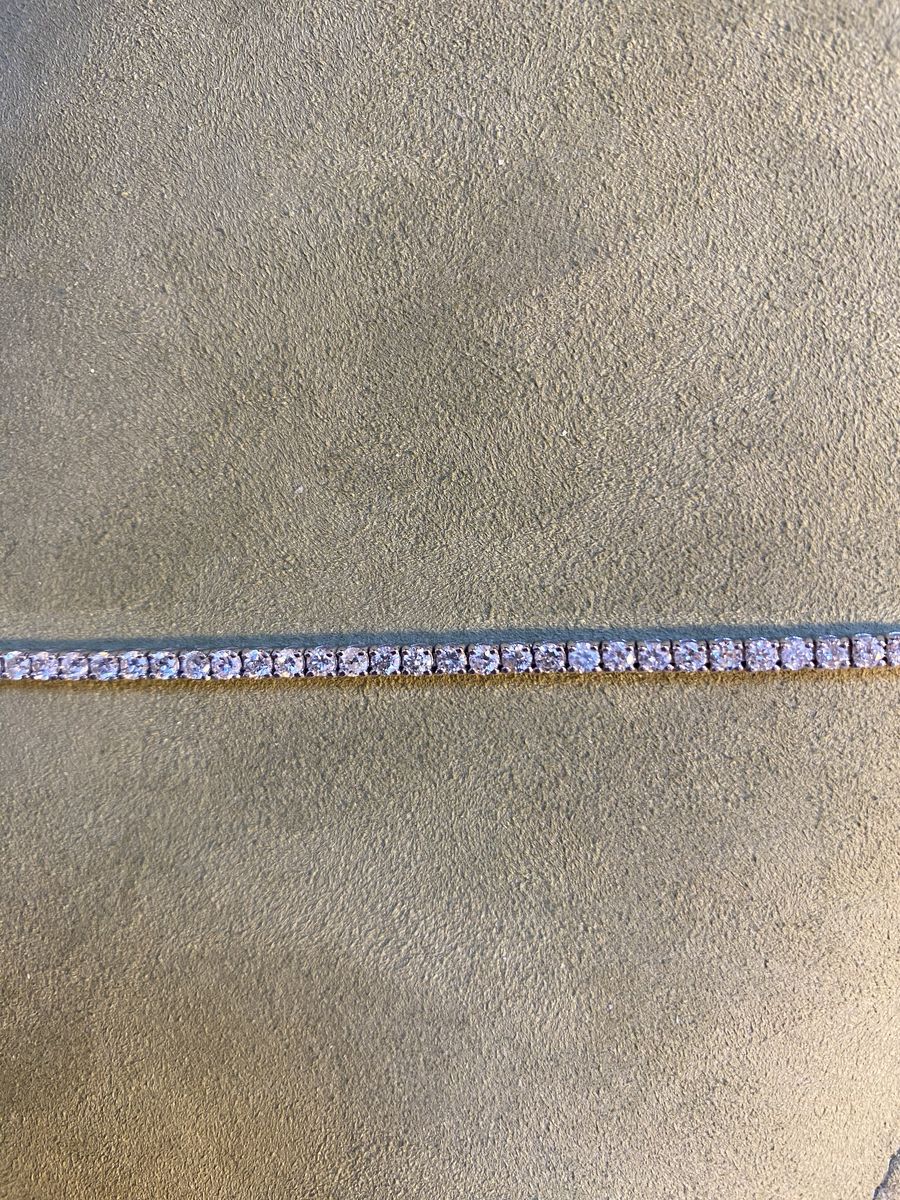 Ladies 18k white gold diamond tennis bracelet 2 ctw