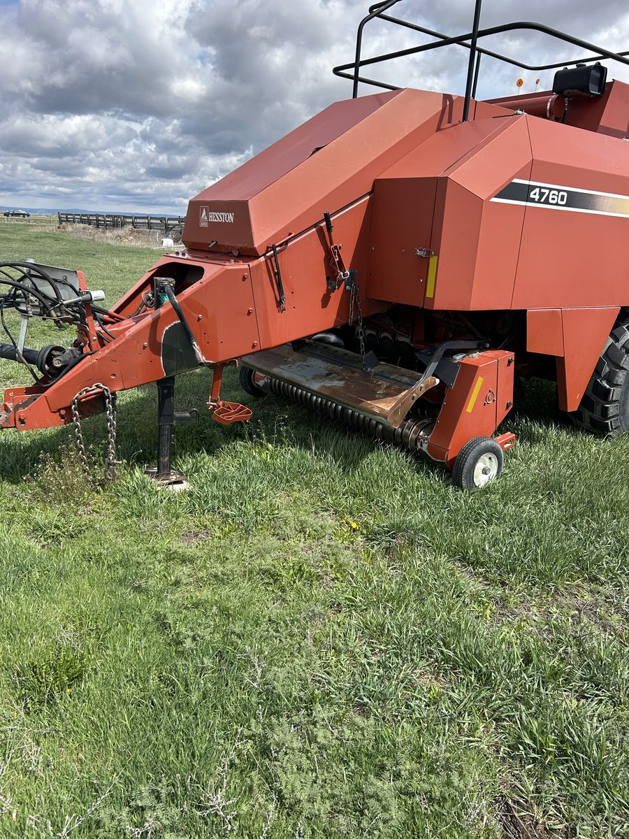 Hesston 4760 Baler
