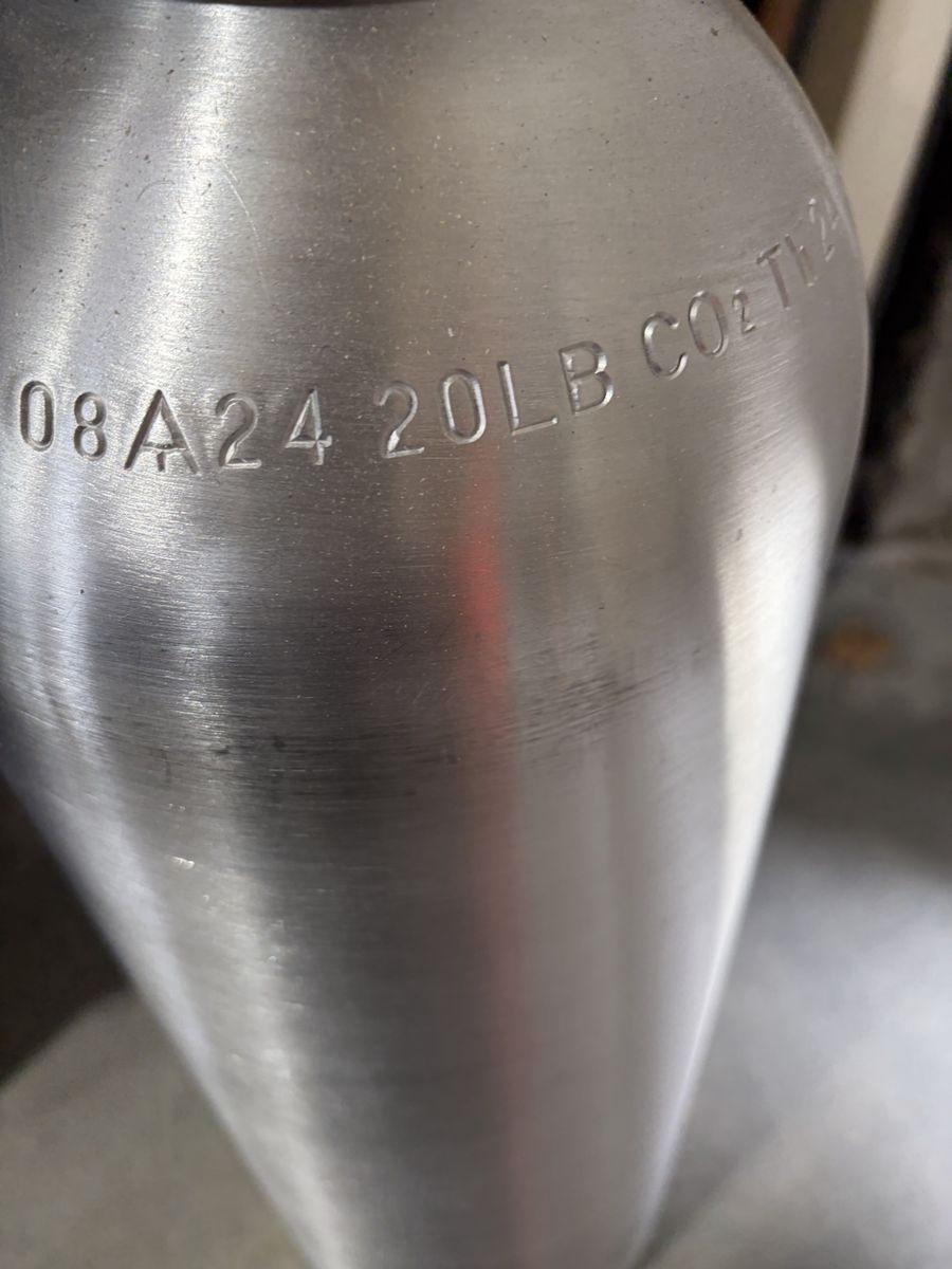 20lb CO2 Tank with Regulator - Aluminum Cylinder for Kegerator/Aquarium, Excellent Condition