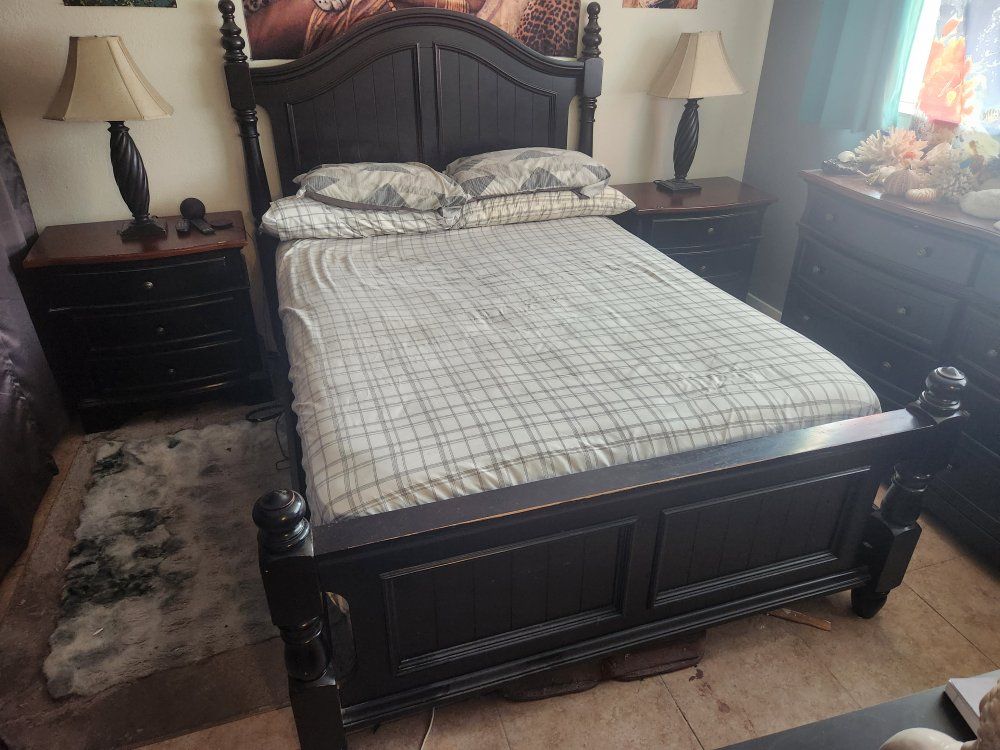QueenAdjustable Bed with Wireless Remote Control & Massage Function