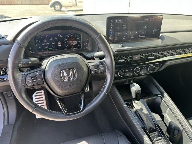 Main image 6