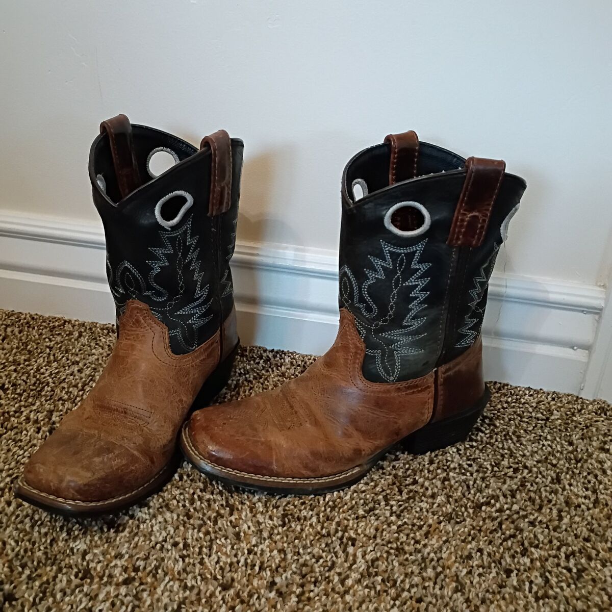Smoky size 2.5 kids cowboy boots
