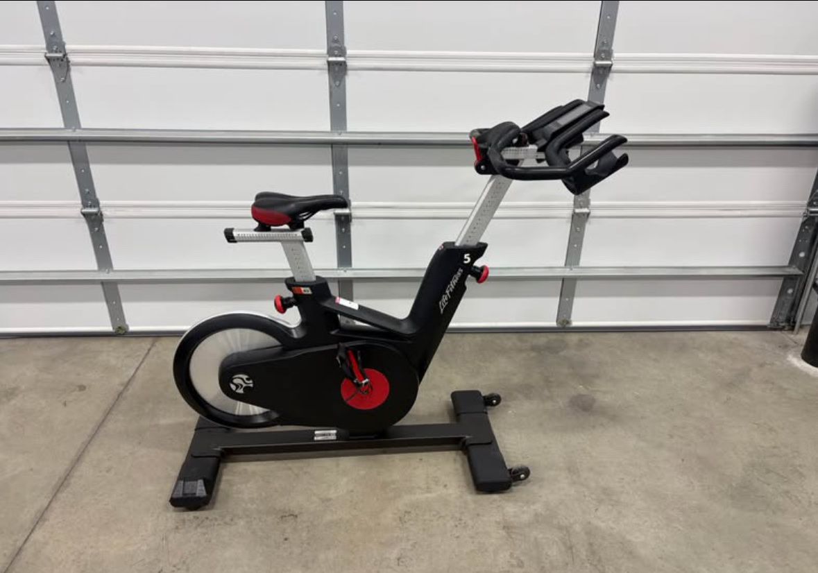 Life fitness IC5 spin bike warranty included