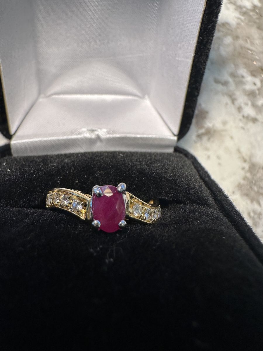 VINTAGE ESTATE 18K GOLD NATURAL RED RUBY DIAMOND RING ITALY SIGNED BYPASS 750