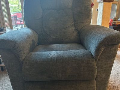 La-Z-Boy Rocking Recliner with Swivel Base - Excellent Condition