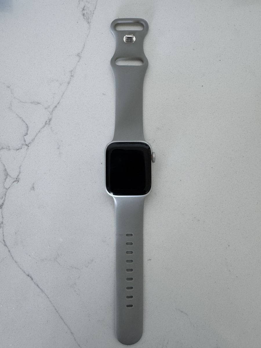 Apple Watch SE (Gen 2) Cellular 40mm Silver