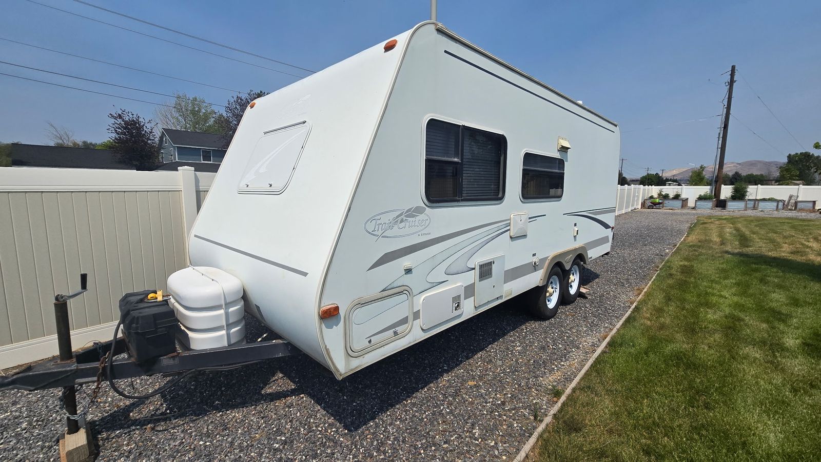 2004 R-Vision Trail-Cruiser 21’ Travel Trailer