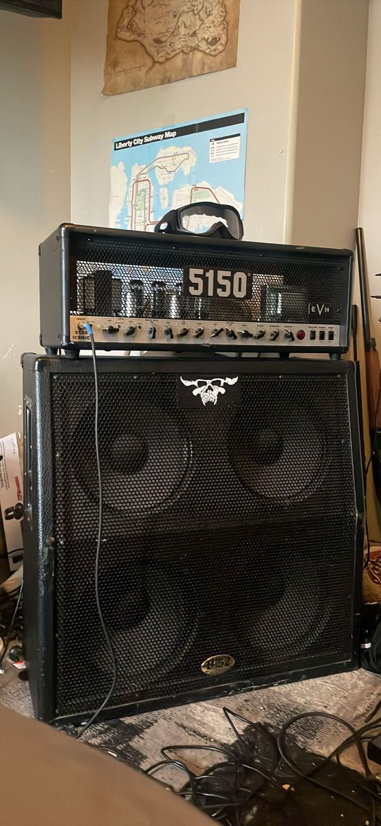 EVH 5150 Iconic 80W Guitar Amplifier Head & B-52 AT412 4x12 Guitar Speaker Cabinet