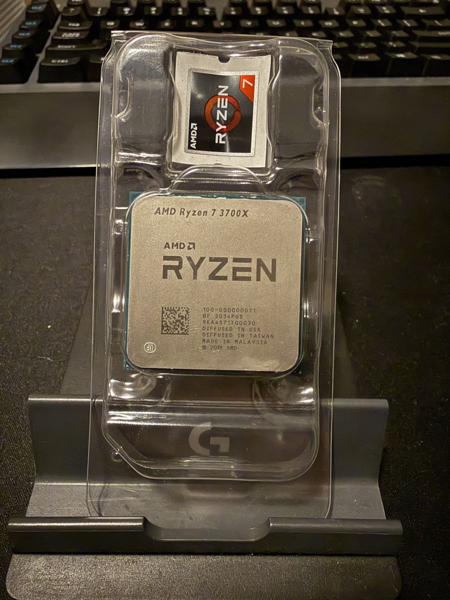 AMD Ryzen 7 3700X W/ Wraith Prism Cooler