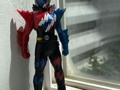 Kamen Rider Build Action Figure Red Blue