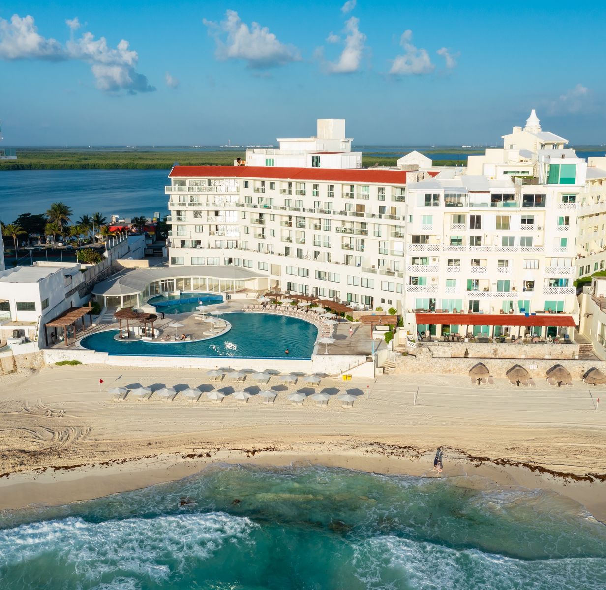 HOTEL FOR SALE CANCUN