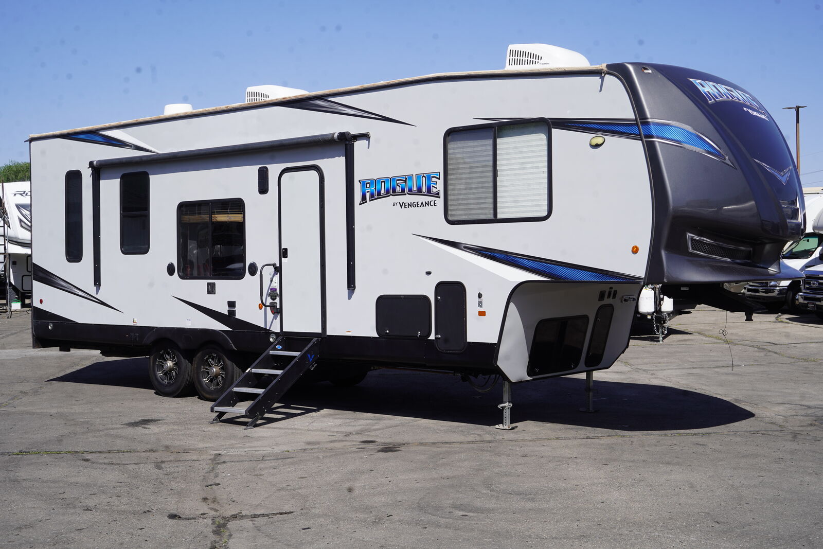 2019 Forest River Rogue by Vengeance 295A18