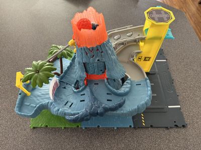 Matchbox Action Drivers Series Volcano Escape Play Set.