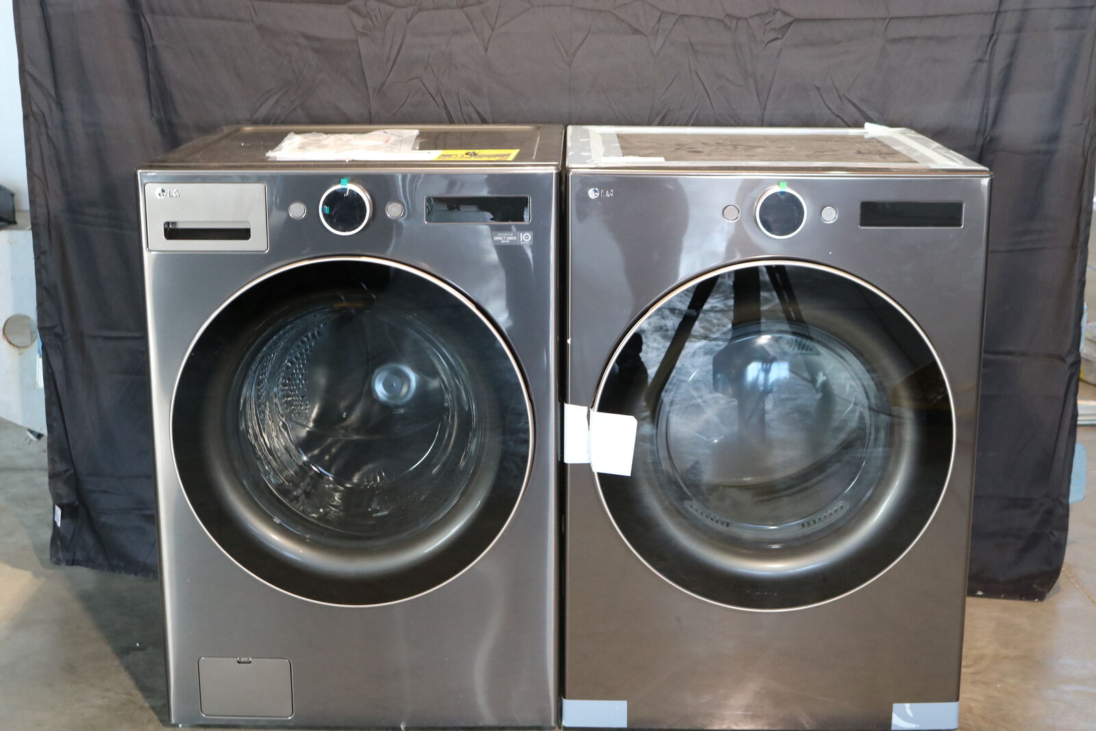 NEW!! LG washing machine and dryer - Matching washer dryer set