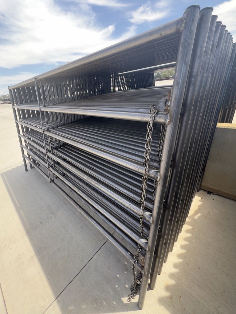 Livestock Panels w/chain keepers