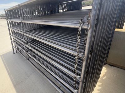 Livestock Panels w/chain keepers