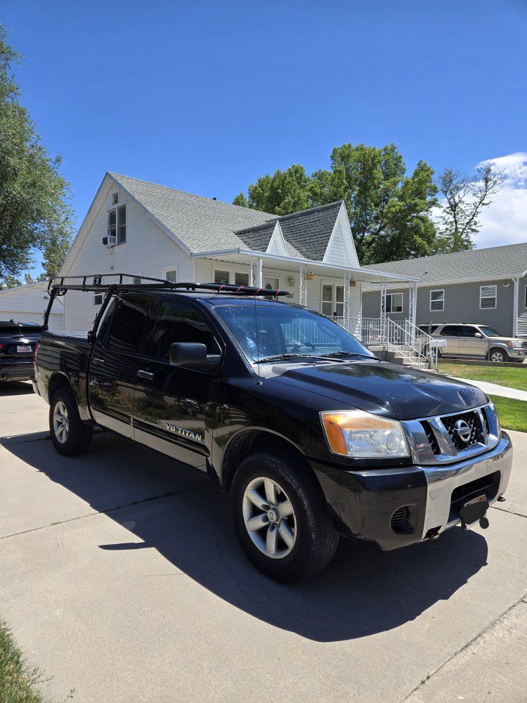 2010 Nissan Titan SE