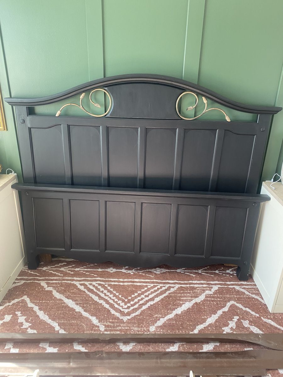 Queen size bed