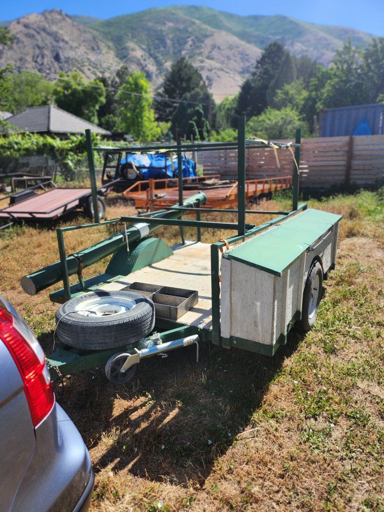 Harrys Three-Place Pontoon Trailer
