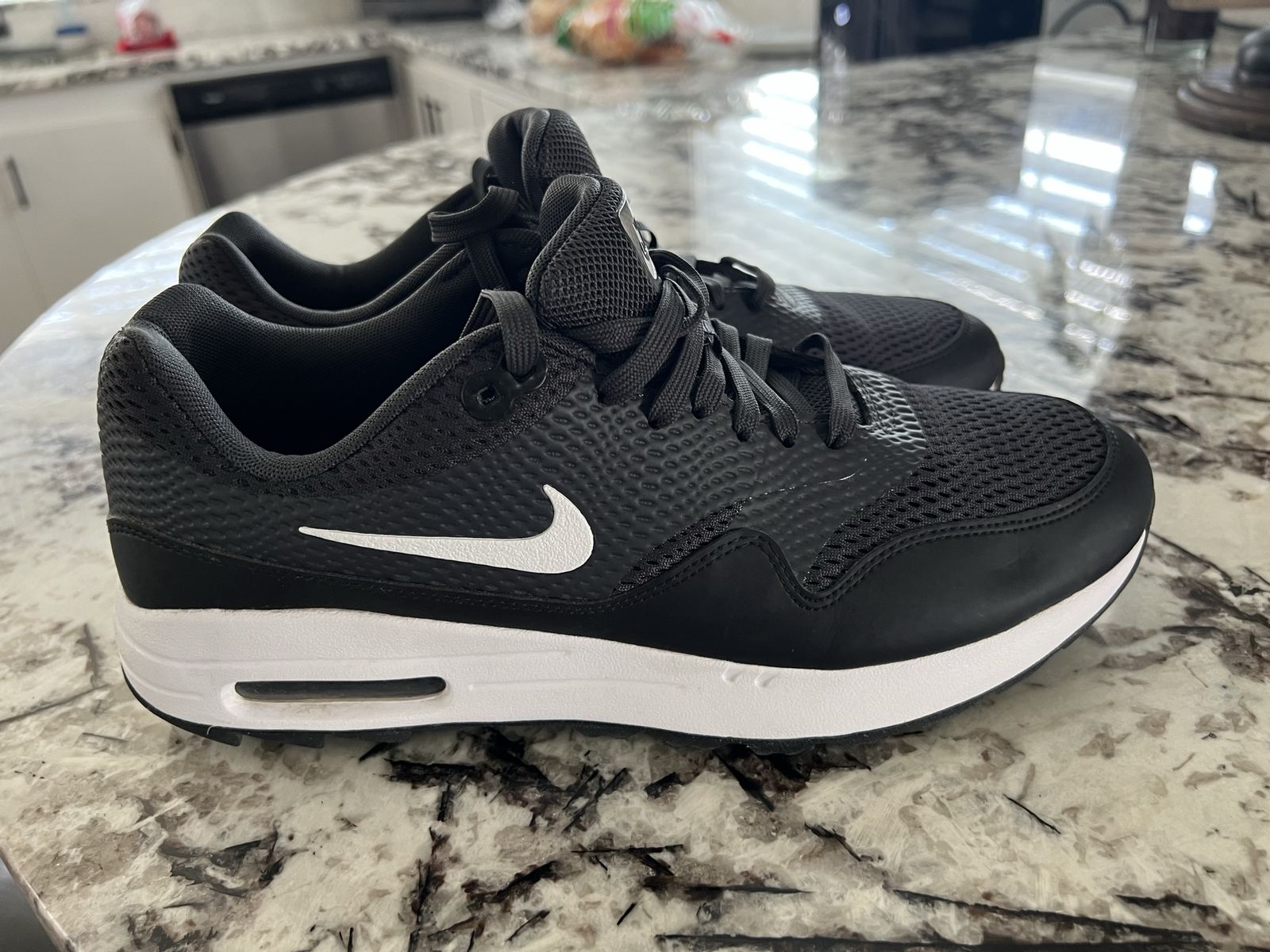 Tenis, Shoes For Man size 10 Nike air new.