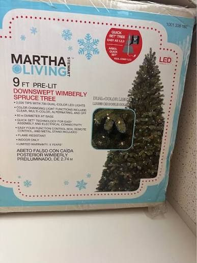 Martha Stewart 9' Foot Pre-lit christmas Tree.
