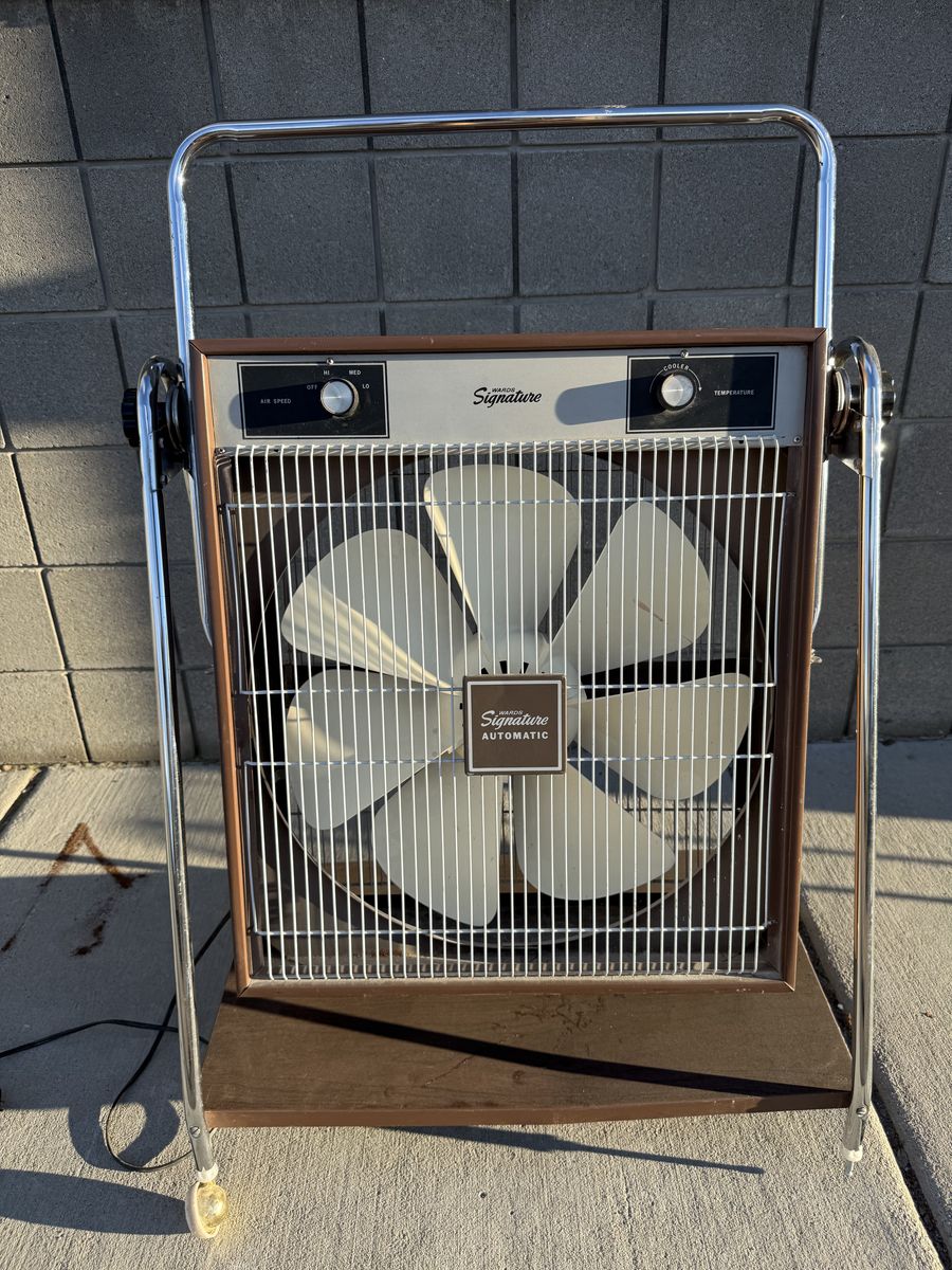 Vintage Wards Automatic Box Fan - Missing 1 Wheel