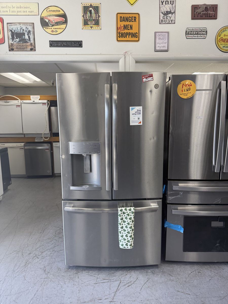 HURRY! NICE GE FRENCH DOOR FRIDGE W-WARRANTY