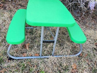 kids lifetime picnic table, green,excel cond