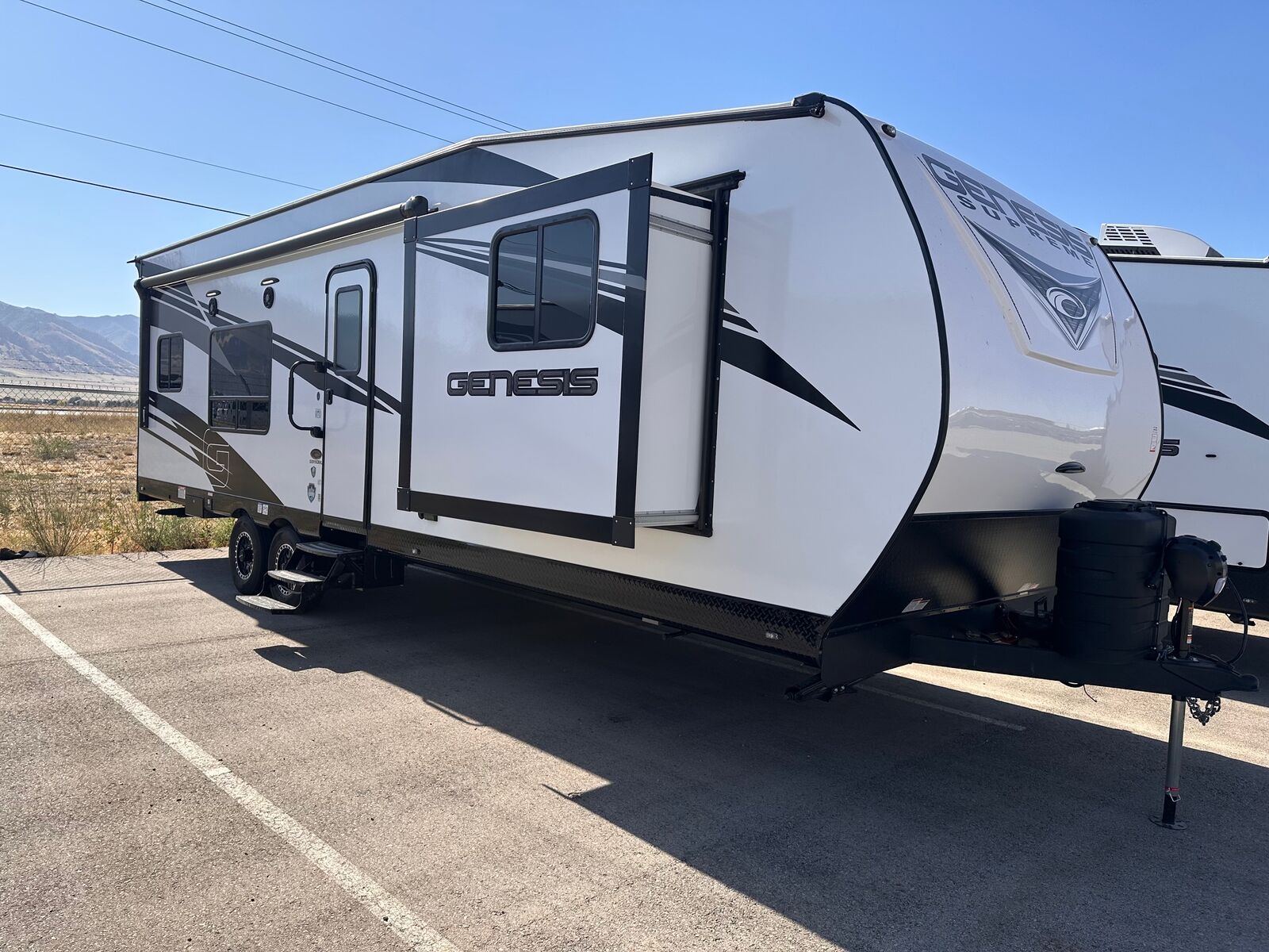 2026 GENESIS SUPREME G2915CRXL W/ LIFETIME WARRANTY