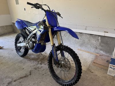 2016 Yamaha YZ250F dirt bike