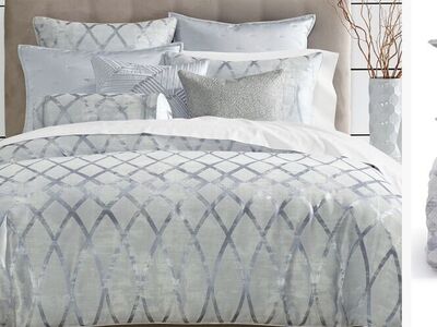 Queen/Full Macys Blue Hotel Duvet