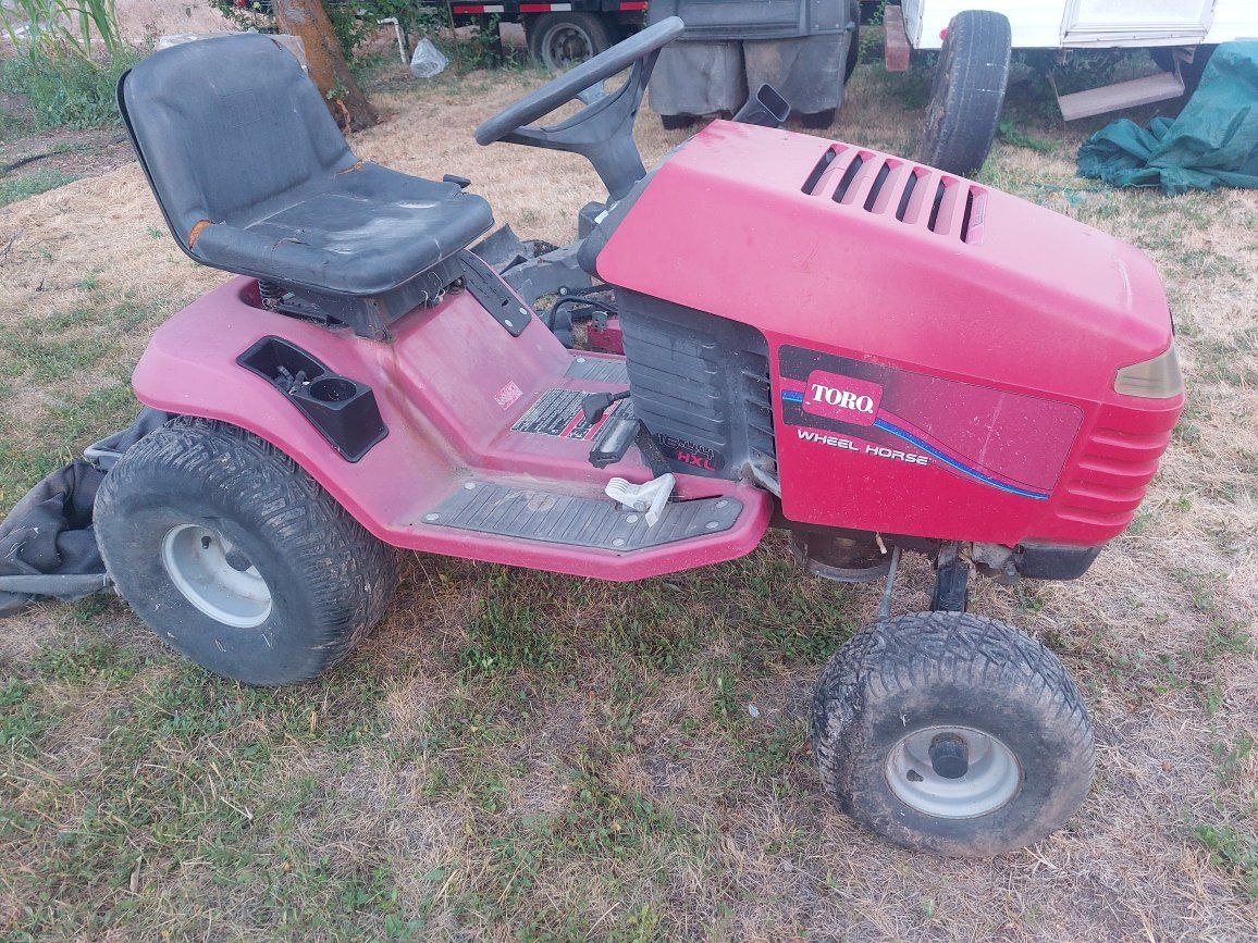 Toro Wheel Horse 16-44 HXL Lawn Tractor Riding Mower w/ Deck & Bagger Attachment
