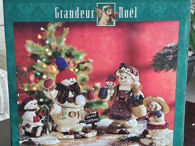 Grandeur Noel Collectible 4-Piece Fishing Snowman Family Set in Box
Paper Pulp ~7" T