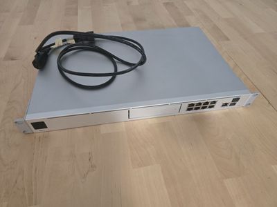 Ubiquiti Unifi Dream Machine Pro 1U Rack-Mount Router