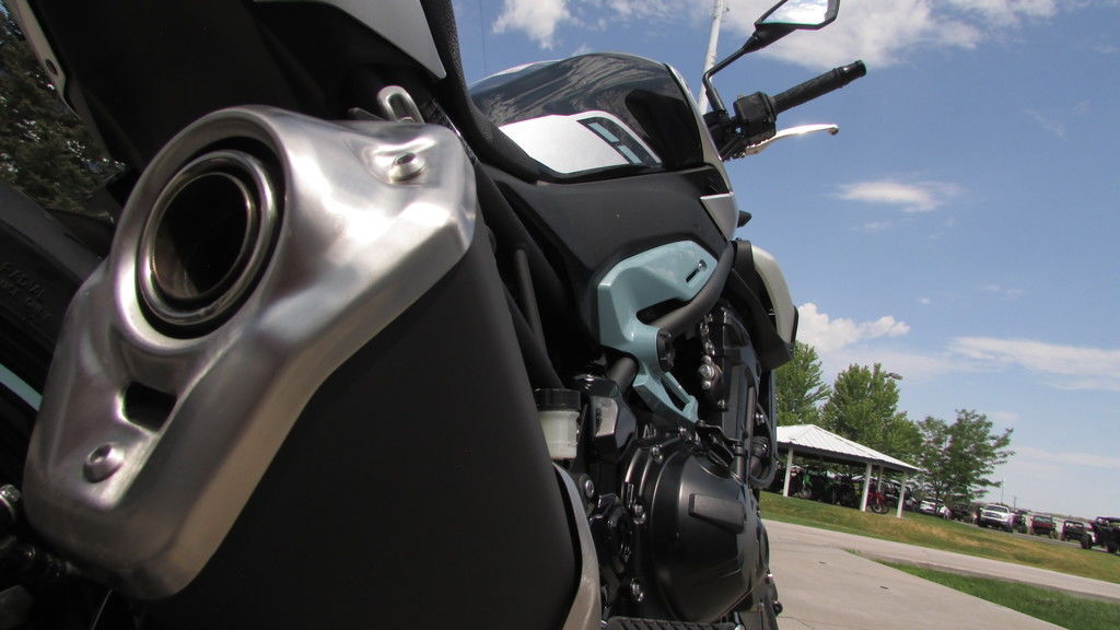 2025 Kawasaki Z900 ABS Galaxy Silver/Metallic Spark Black