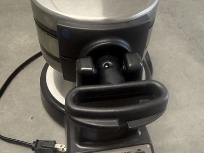 WARING PRO Professional Double Belgian Waffle Maker