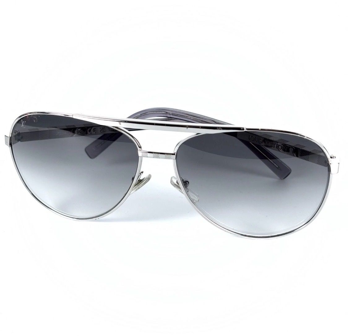 LOUIS VUITTON Attitude Pilote Z0340U 61□14 140mm Silver Smoke Used