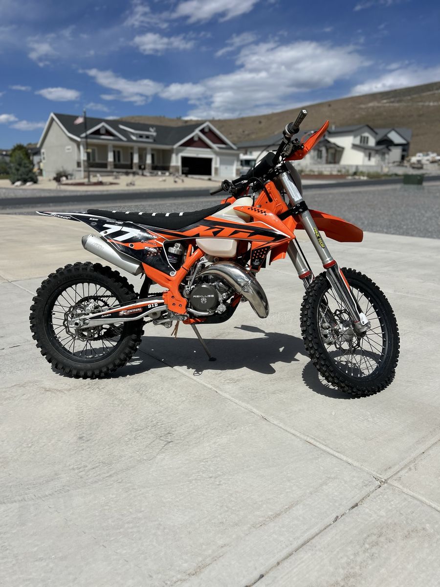 2022 KTM 125 xc only 31 hrs