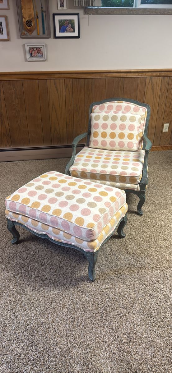 Vintage French Provincial Chaise Lounge | Professionally Reupholstered