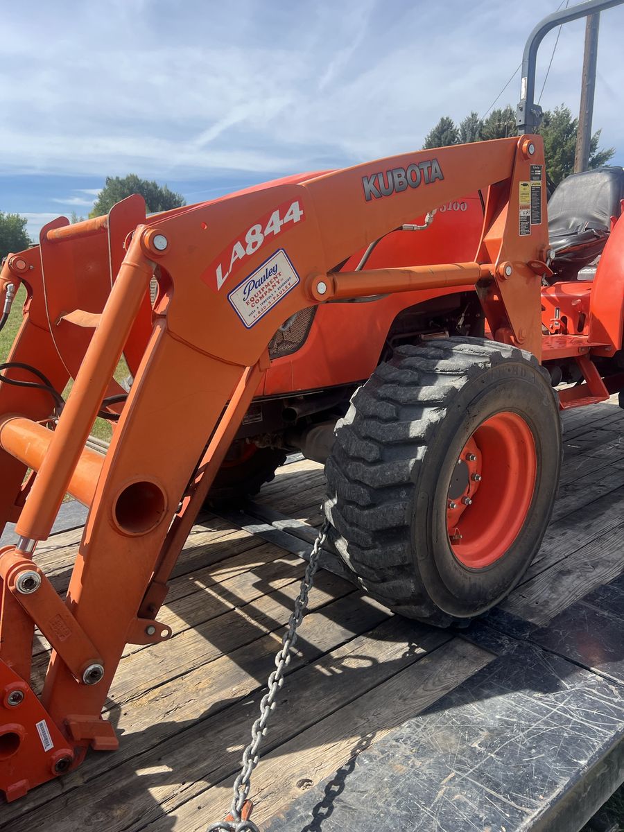 Kubota 51hp tractor loader 