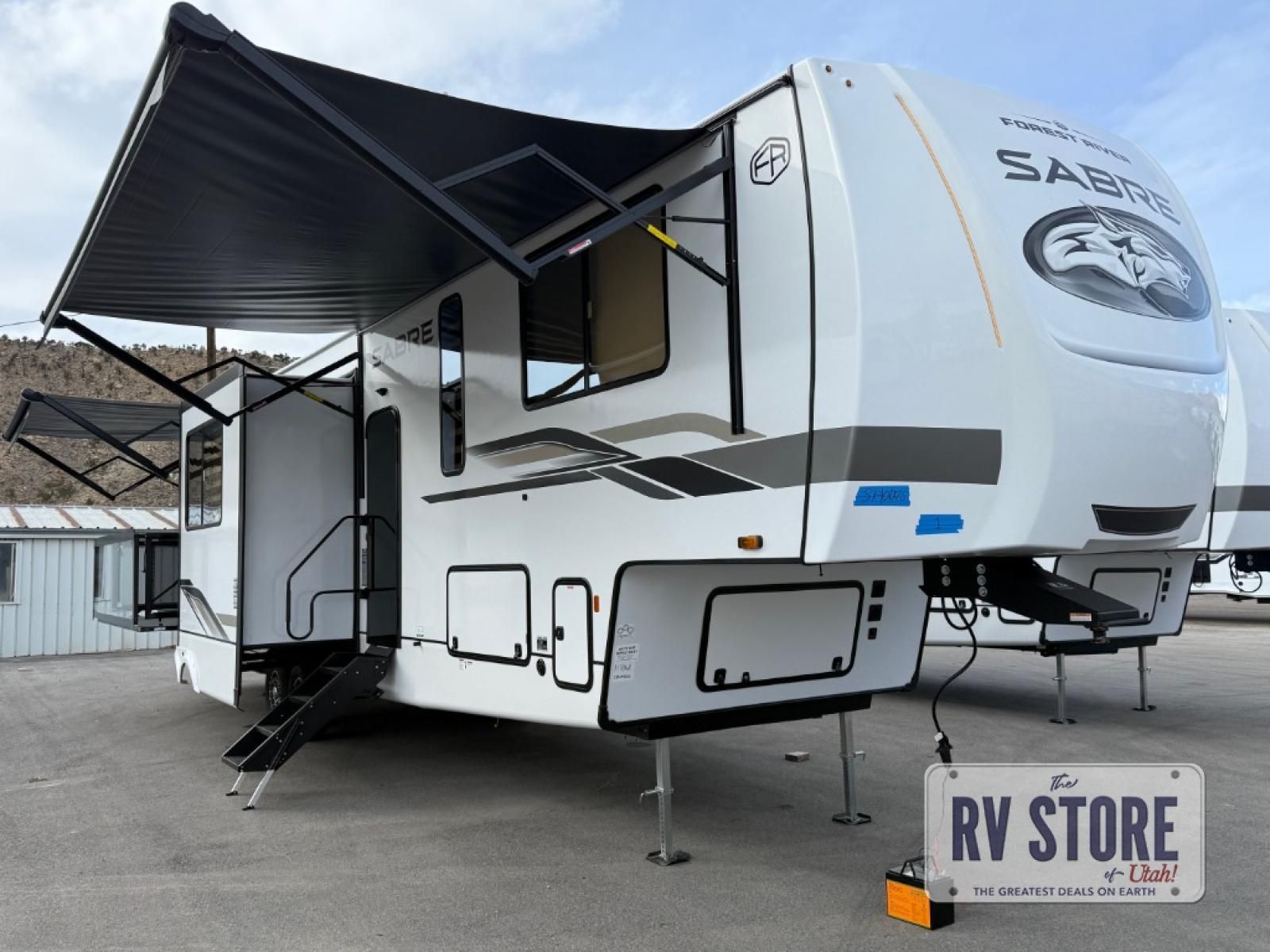 2026 Forest River RV Cherokee Sabre 37RVMILES 5TH WHEEL, BUNK, BUNK HOUSE, CHEROKEE