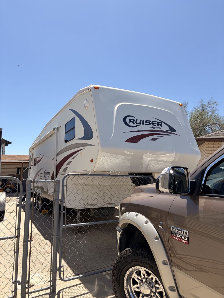2006 Crossroads 5th Wheel Trailer (CF28RL)