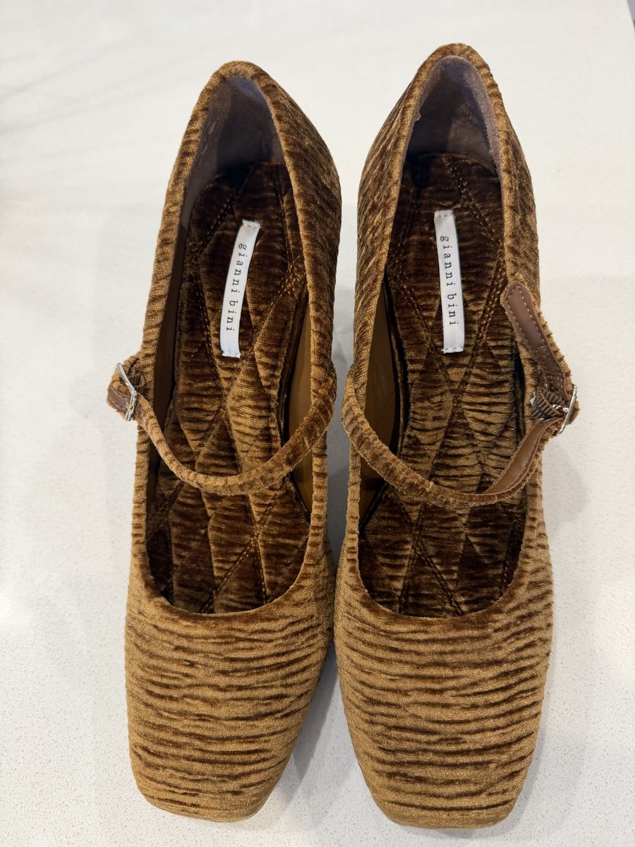 Gianni Bini Kirklynn Ruched Velvet Ginger Shoe