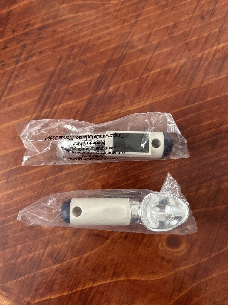 New TUPPERWARE Ice Cream Scoop Magnet