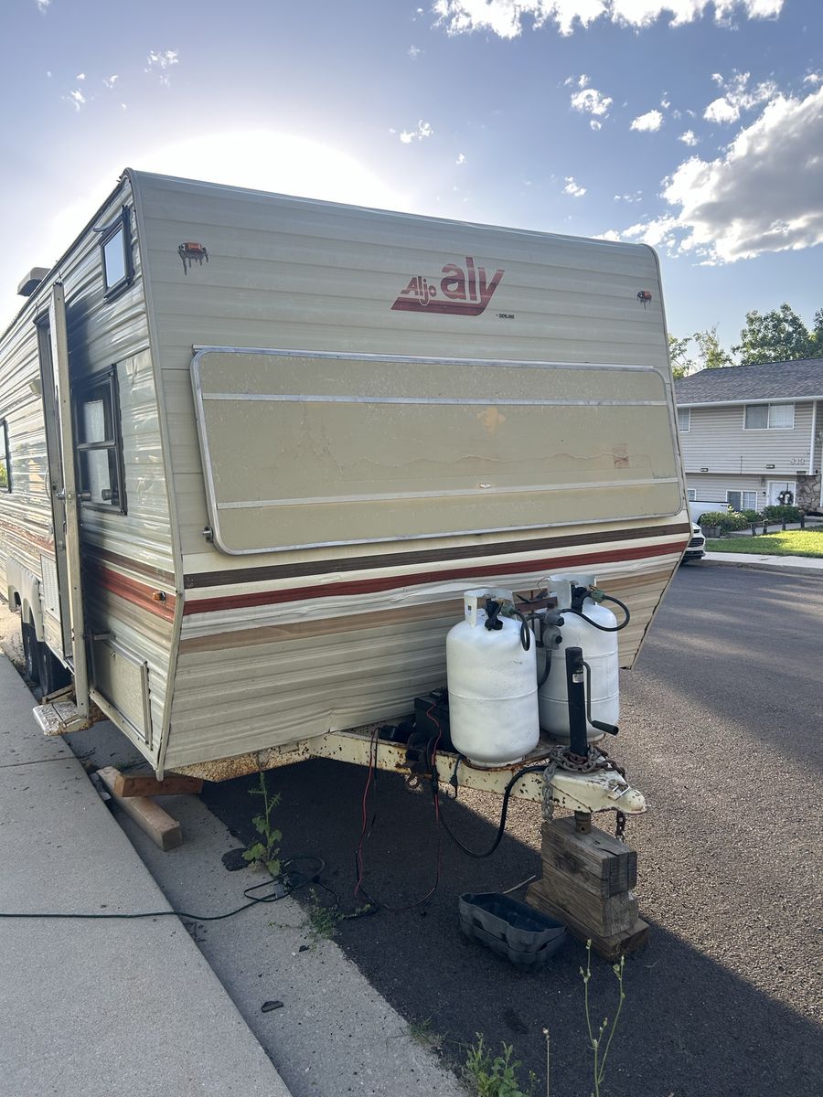 1985 Aljo Ally Travel Trailer