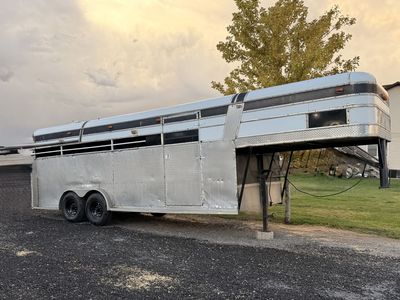 4 Horse Slant Load Trailer with New Tires
