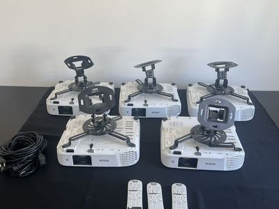 Lot of 5 Epson Home Cinema 880 Projectors | Model H979A | Ceiling Mounts | Low Hours