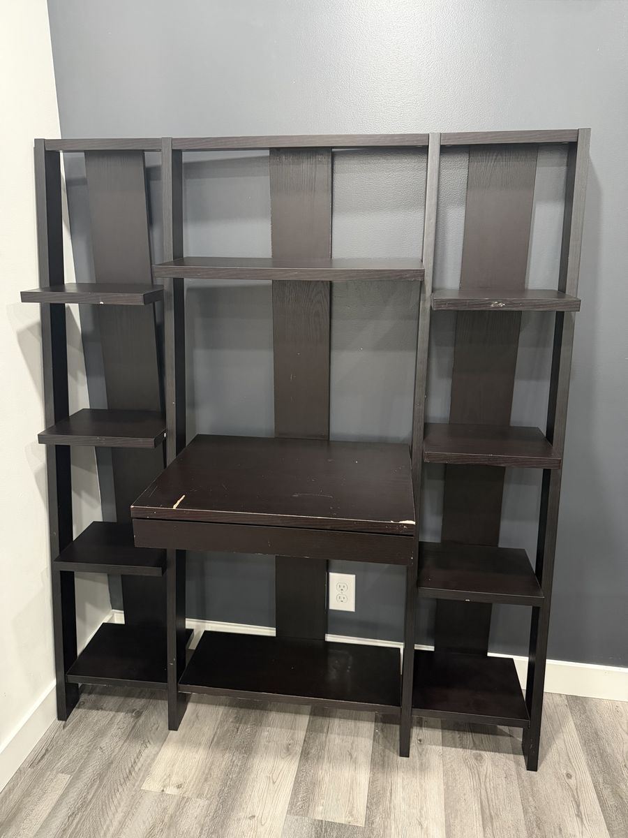 Desk with shelves